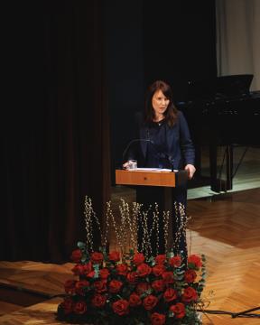 Dr. Urška Perenič